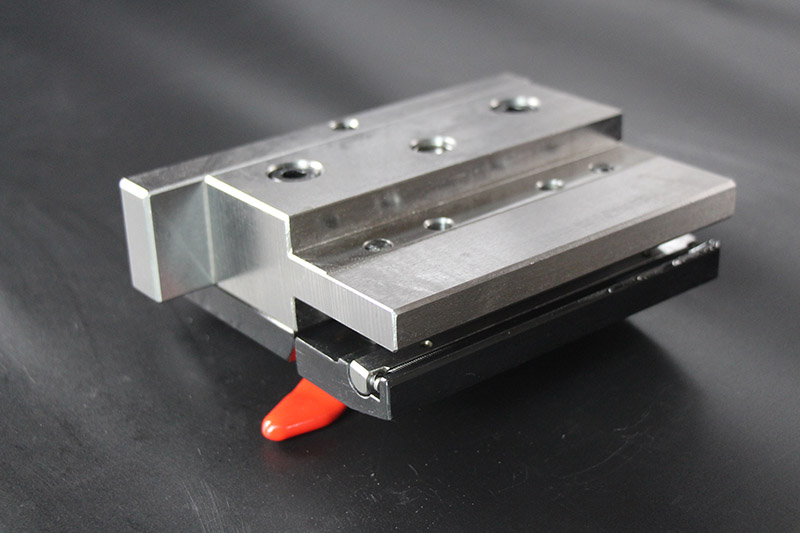 折彎機(jī)模具夾板