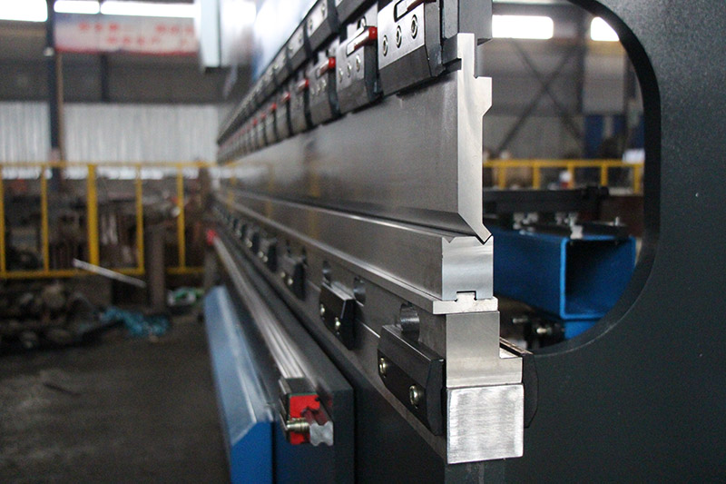 折彎機模具夾板