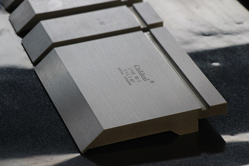 數(shù)控折彎?rùn)C(jī)上模具