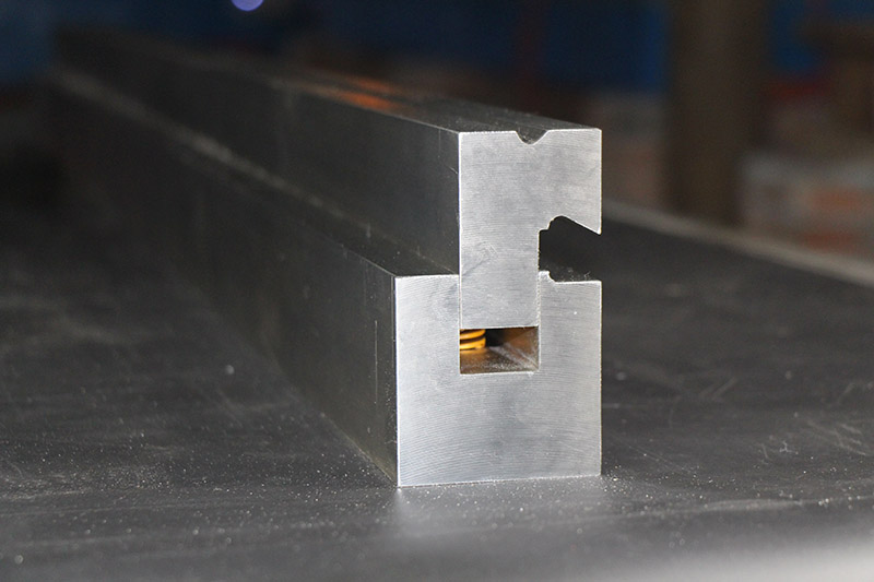 折彎?rùn)C(jī)鉸鏈模