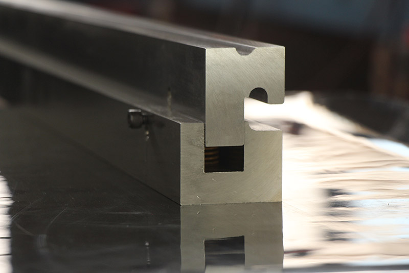 折彎?rùn)C(jī)鉸鏈模