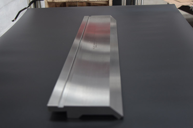 標(biāo)準(zhǔn)折彎機(jī)上模